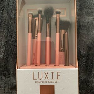 LUXIE - ROSE GOLD Complete Face Brush Set